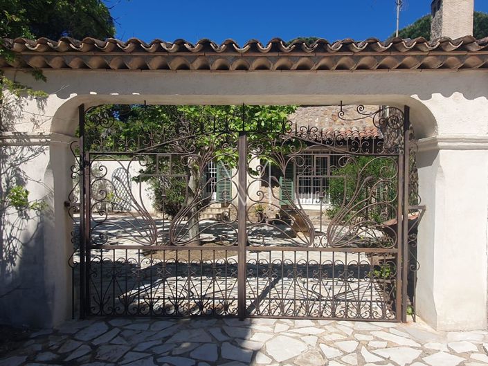 Image No.26-8 Bed House for sale