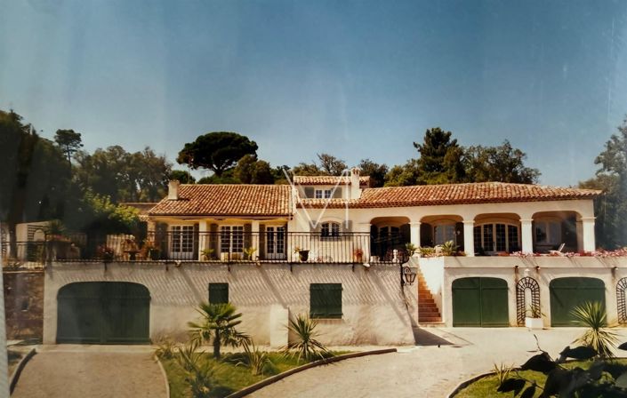 Image No.3-8 Bed House for sale