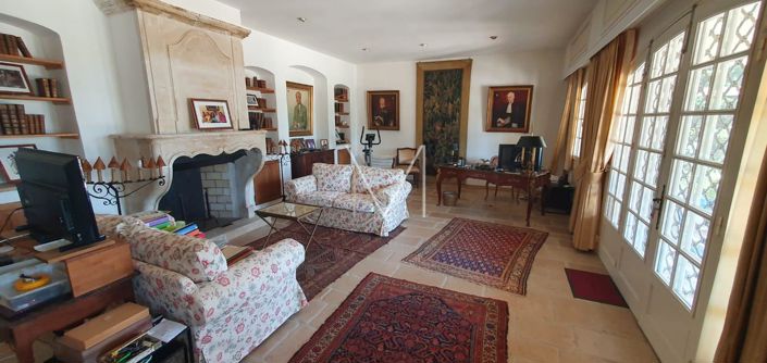 Image No.8-8 Bed House for sale