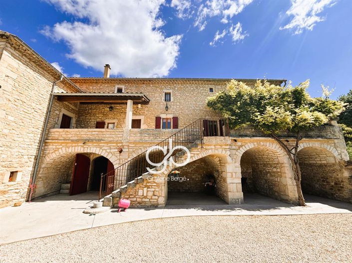 Image No.10-3 Bed House for sale