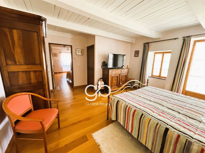 Image No.9-3 Bed House for sale