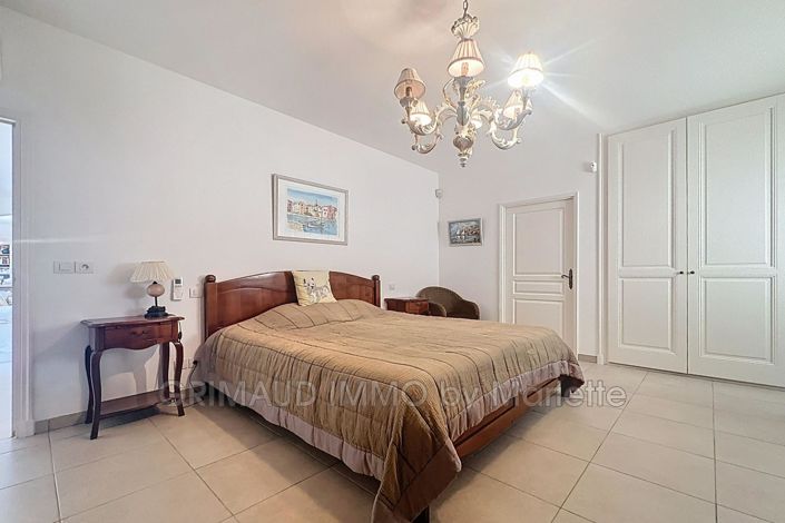 Image No.10-4 Bed House for sale