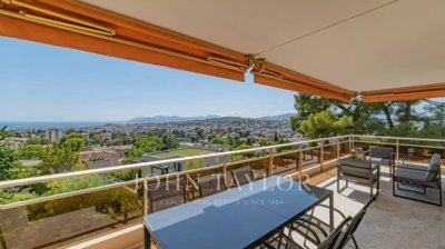 3 Bed Apartment for sale