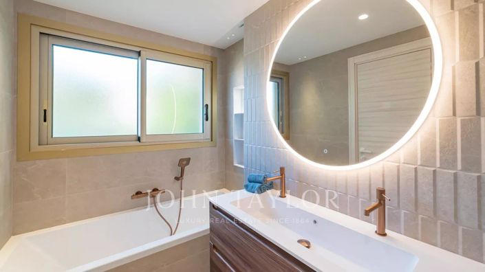 Image No.12-3 Bed Apartment for sale