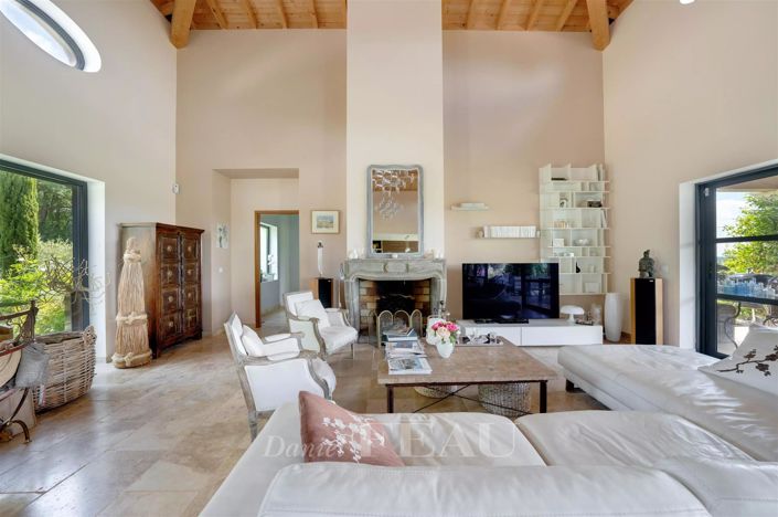 Image No.11-5 Bed House for sale