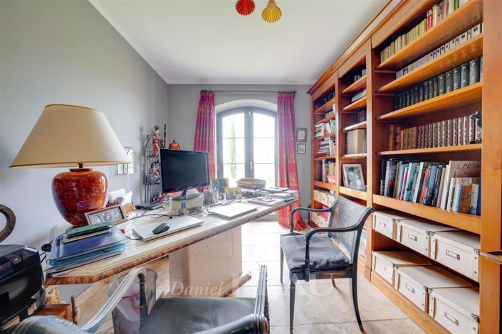 Image No.14-5 Bed House for sale