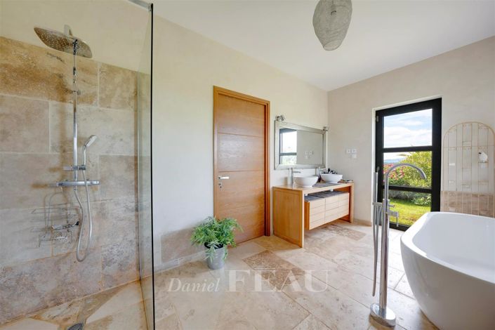 Image No.16-5 Bed House for sale