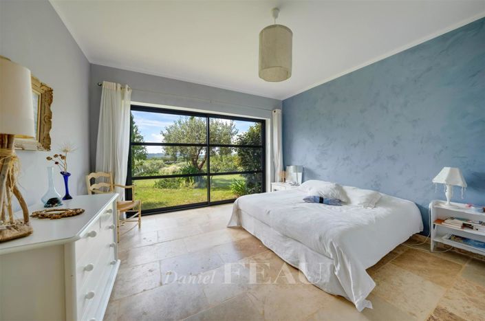 Image No.18-5 Bed House for sale