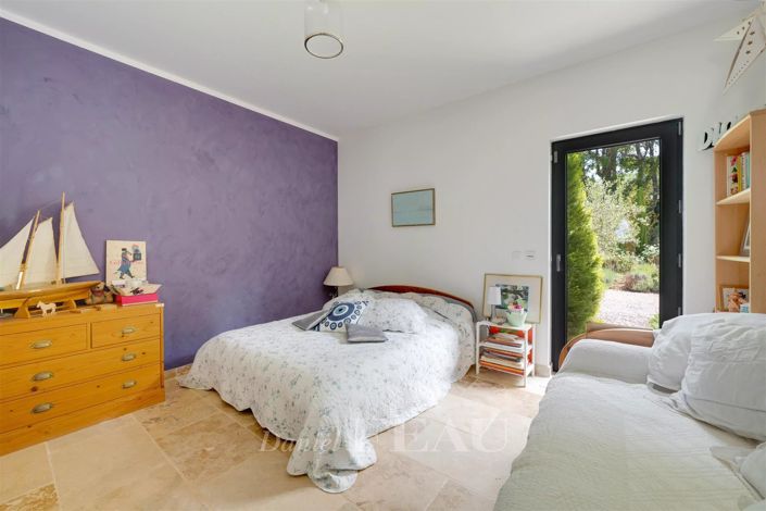 Image No.19-5 Bed House for sale