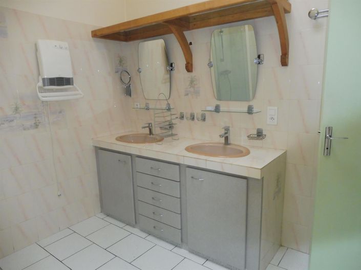 Image No.18-3 Bed House for sale