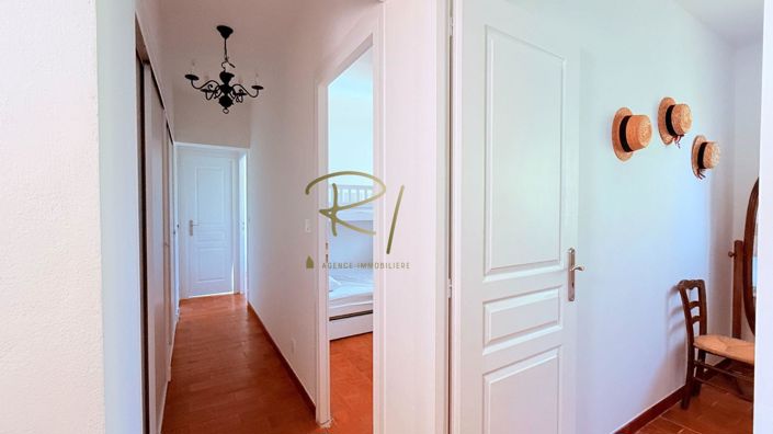 Image No.9-3 Bed House for sale