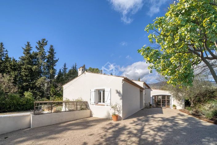 Image No.2-4 Bed House for sale