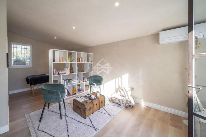 Image No.9-4 Bed House for sale