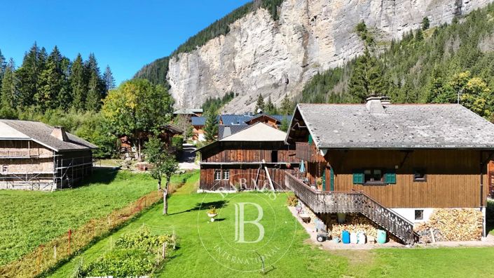 Image No.5-5 Bed House for sale