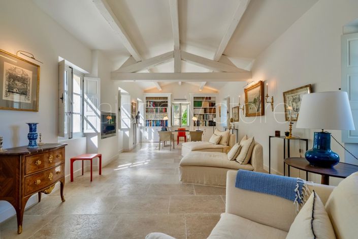 Image No.20-5 Bed House for sale