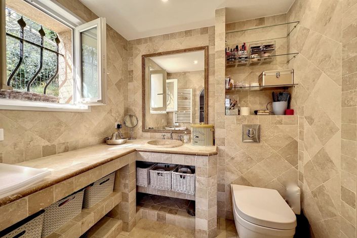 Image No.13-6 Bed House for sale