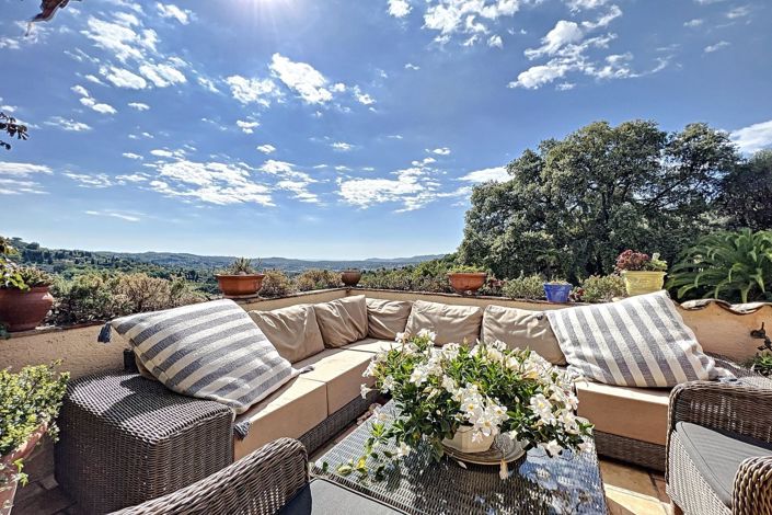 Image No.4-6 Bed House for sale