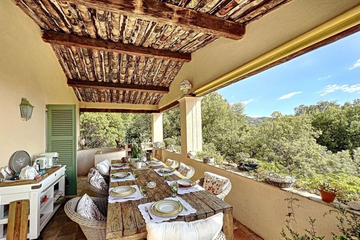 Image No.6-6 Bed House for sale