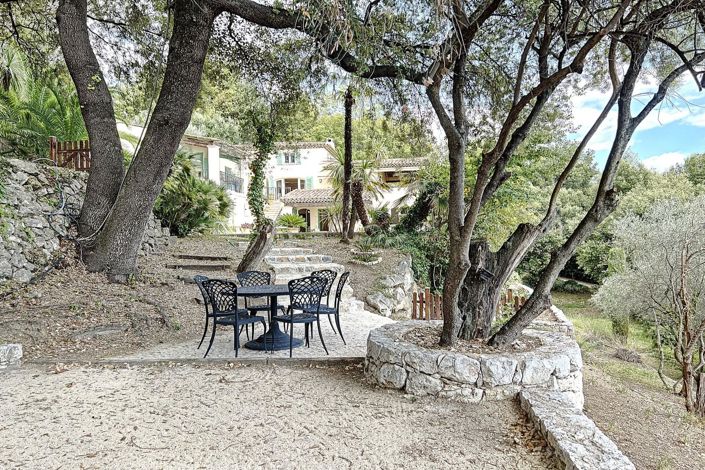 Image No.9-6 Bed House for sale