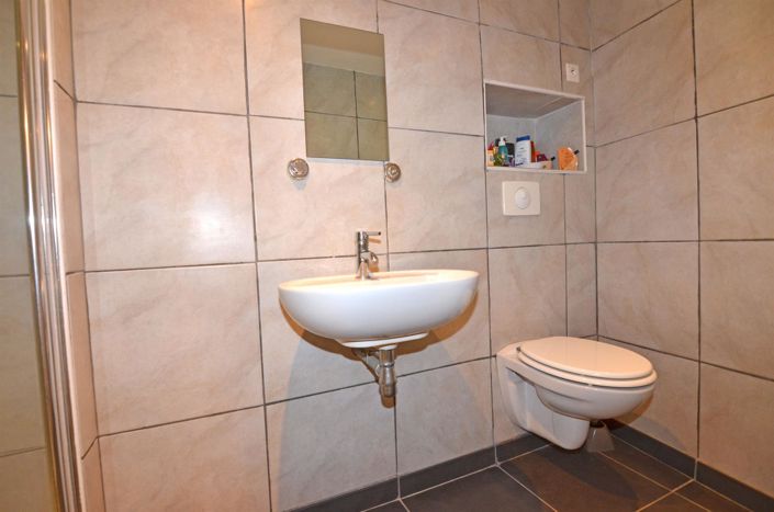 Image No.12-1 Bed House for sale