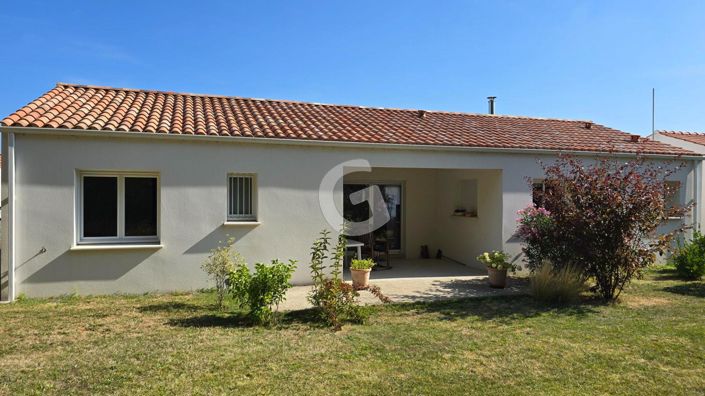 Image No.1-Maison de 2 chambres à vendre à Saint-Hilaire-la-Forêt