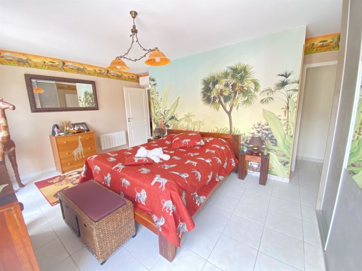 Image No.10-4 Bed House for sale