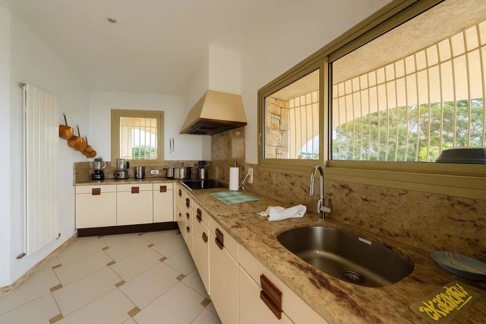 Image No.3-4 Bed House for sale