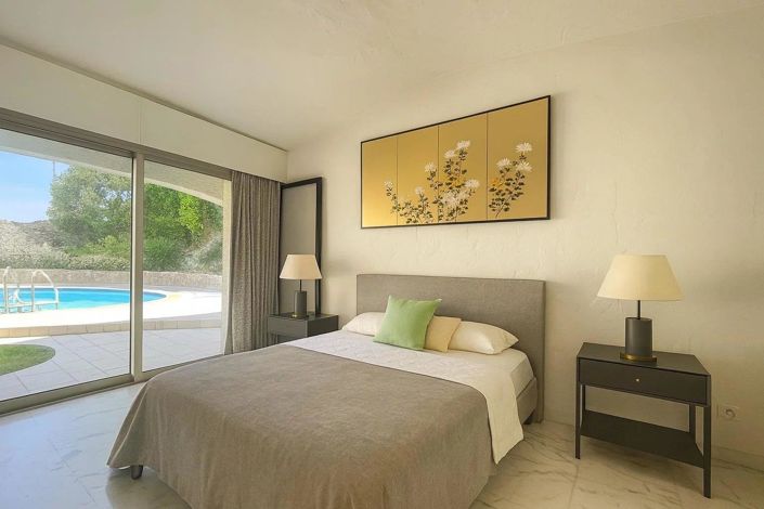 Image No.8-4 Bed House for sale