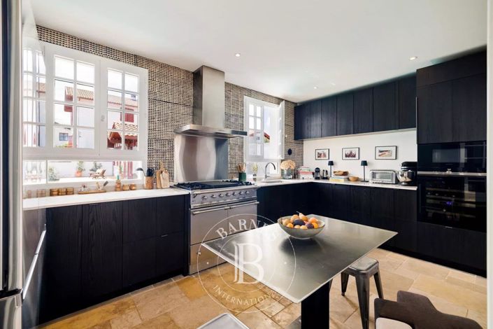 Image No.16-5 Bed House for sale