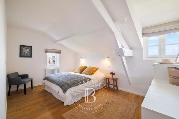 Image No.19-5 Bed House for sale