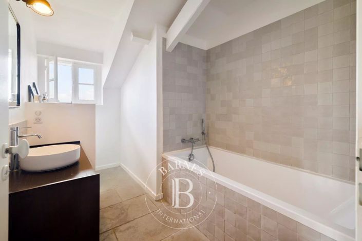 Image No.20-5 Bed House for sale