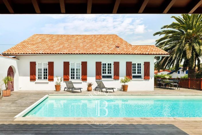 Image No.3-5 Bed House for sale