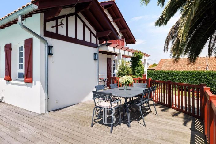 Image No.5-5 Bed House for sale