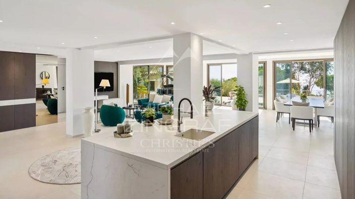 Image No.8-3 Bed House for sale