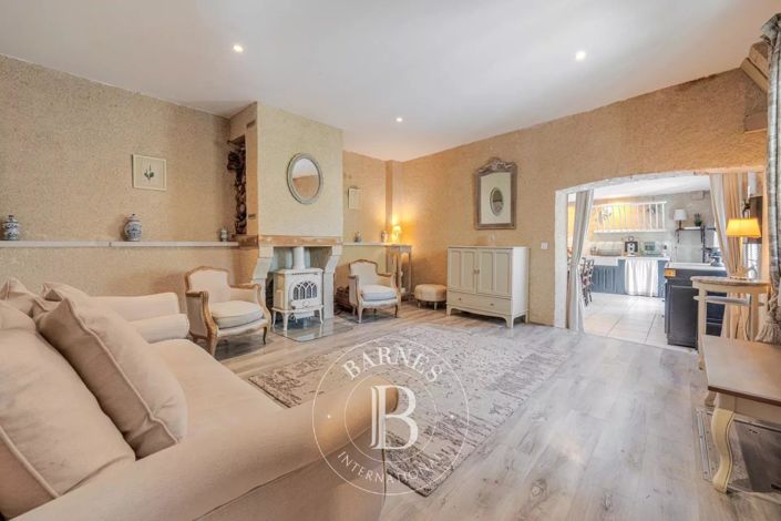 Image No.23-7 Bed House for sale