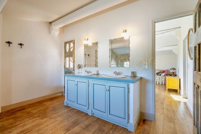 Image No.18-5 Bed House for sale