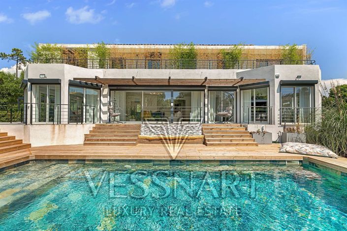 Image No.1-7 Bed House for sale