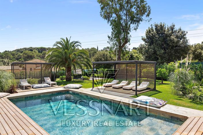 Image No.10-7 Bed House for sale