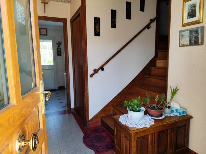 Image No.1-5 Bed House for sale