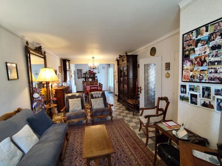 Image No.2-5 Bed House for sale