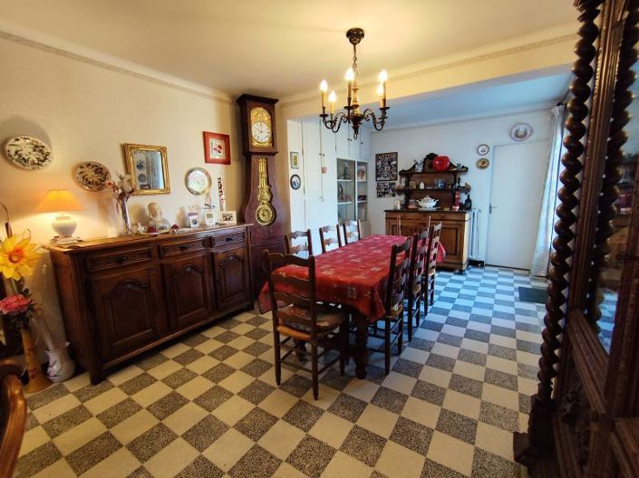 Image No.5-5 Bed House for sale