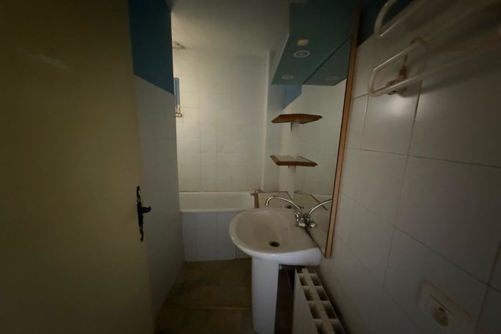 Image No.10-4 Bed House for sale