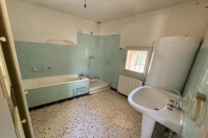 Image No.8-4 Bed House for sale