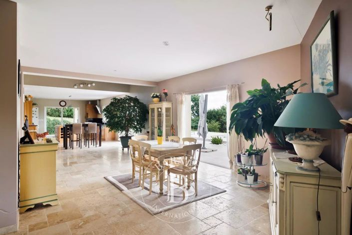 Image No.12-4 Bed House for sale