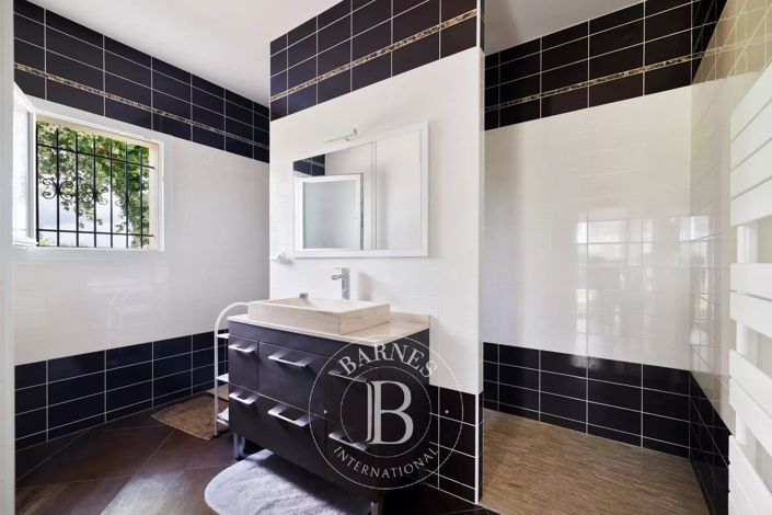 Image No.19-4 Bed House for sale