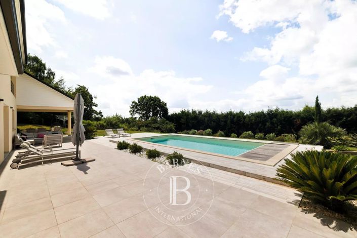 Image No.7-4 Bed House for sale