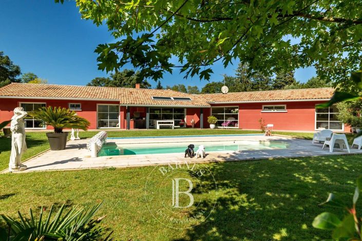 Image No.1-5 Bed House for sale