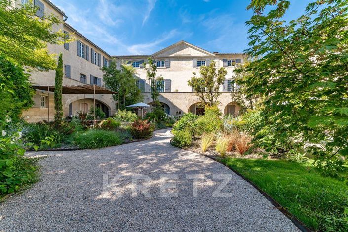 Image No.2-11 Bed Property for sale