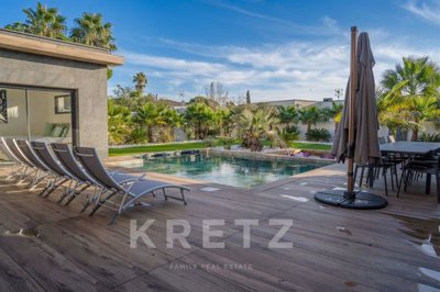 7 Bed Property for sale