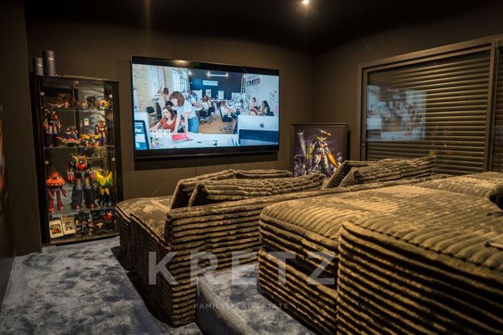 Image No.9-7 Bed Property for sale